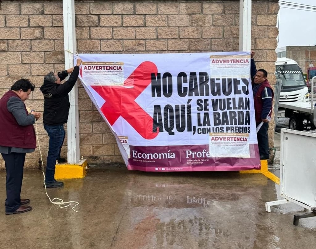 Colocación. La lona no interrumpe la actividad comercial del establecimiento.