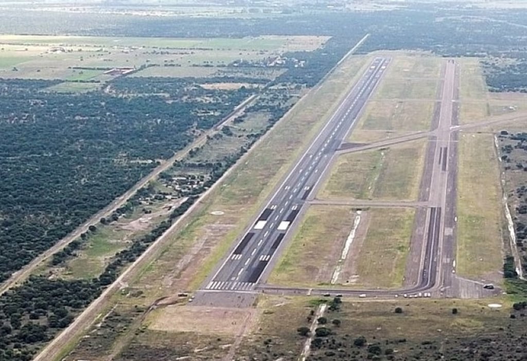 Maniobras. El cierre de la pista por cristalización provocó que un vuelo se desviara a Mazatlán.