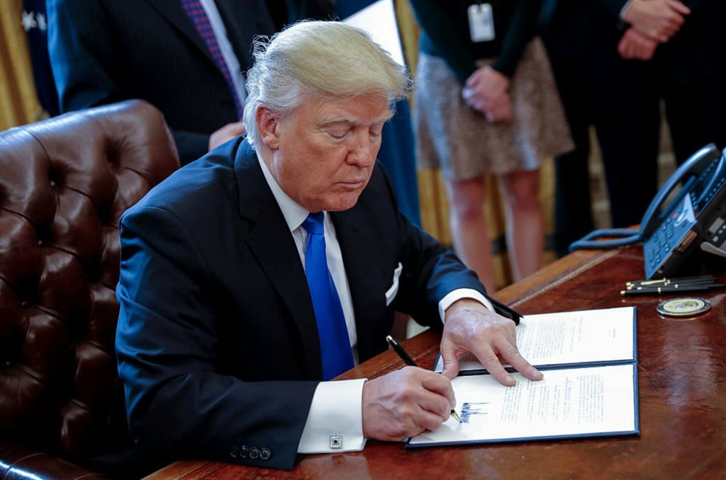 Trump prevé firma récord de decretos al llegar a la Casa Blanca