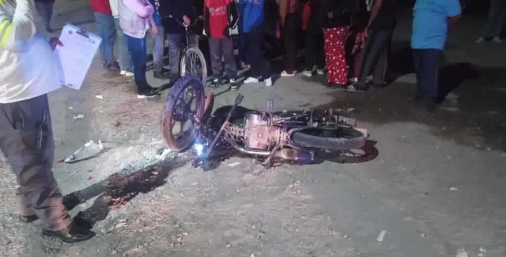 Percance. Un fuerte accidente de motocicleta en Gómez Palacio dejó dos lesionados.