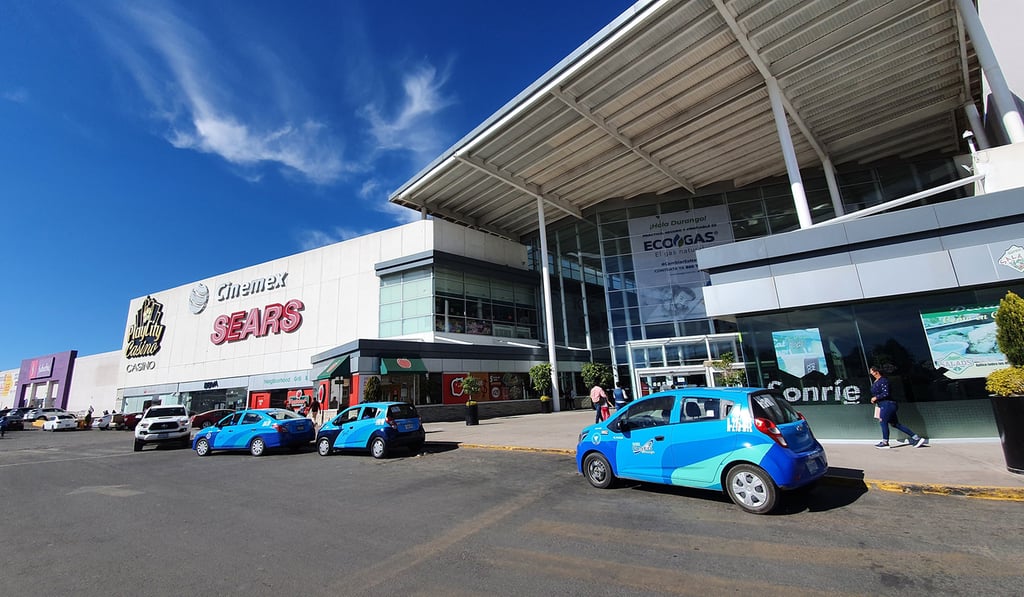 Denuncias. Algunos ciudadanos han realizado publicaciones en redes sociales sobre las condiciones en que se encuentra el centro comercial, por ejemplo, de baños sucios.