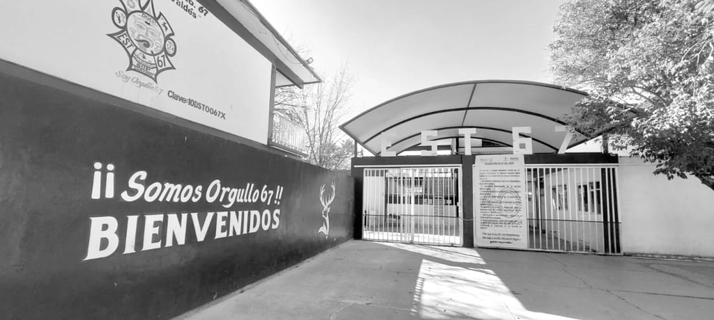 Respuesta. Tras el cierre de la escuela por parte de los docentes, ya la SEED anunció la destitución del Director.