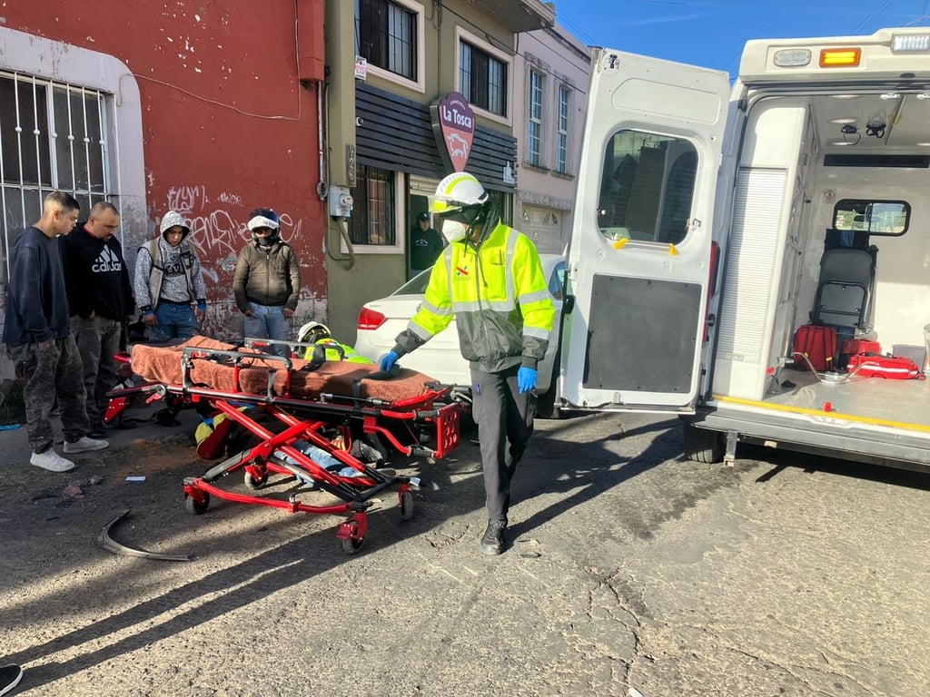 Hecho. Dos jóvenes resultaron lesionados en un percance vial ocurrido la mañana de este viernes en el crucero de Morelos y Juan E. García.