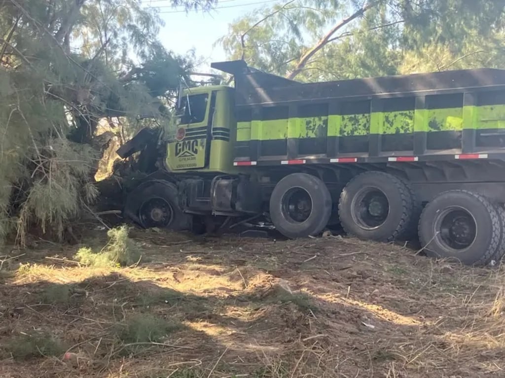 Saldo. Cuatro lesionados dejó un accidente de un camión materialista; dos son menores.