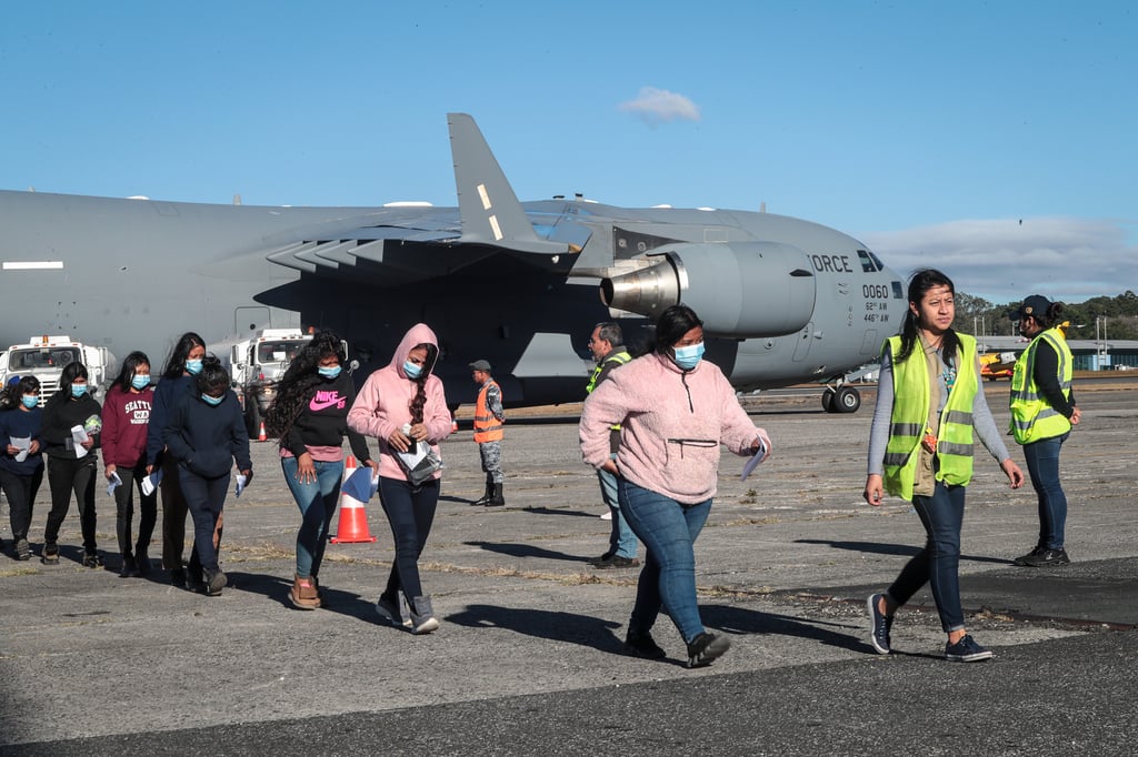 Deportación masiva: Estados Unidos expulsó 2 mil extranjeros a México, en un día