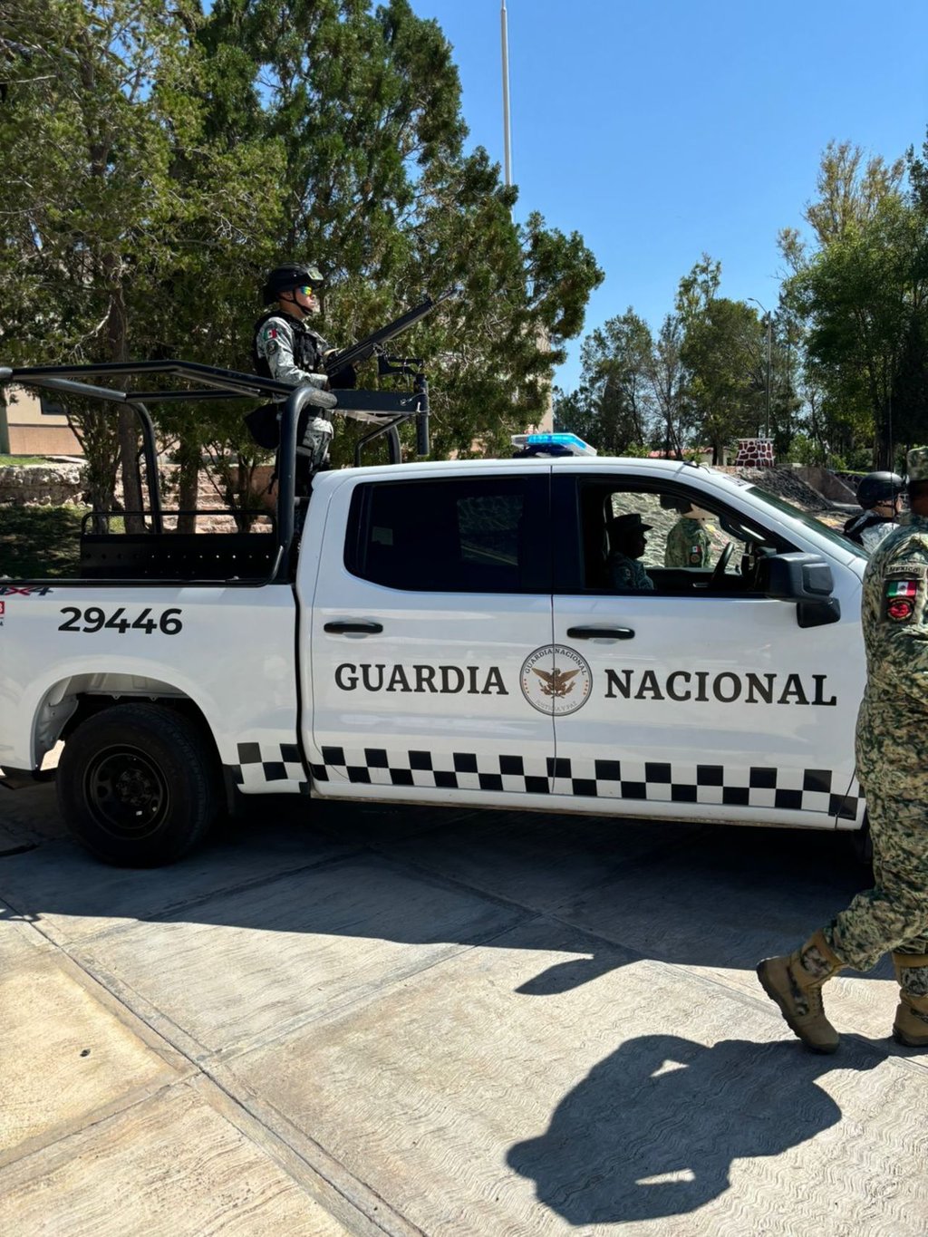 Acción. Elementos de la Guardia Nacional y Defensa apoyaron un operativo de la FEMDO en Villas del Guadiana VI.