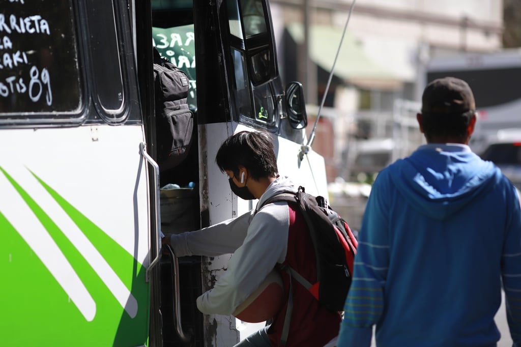 Inconformidad. Estudiantes manifestaron su inconformidad en torno al aumento a la tarifa. 