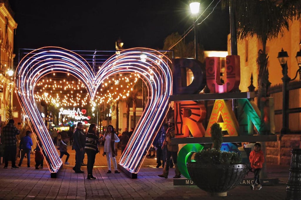 Preparan en Durango capital el alumbrado alusivo al 14 de febrero