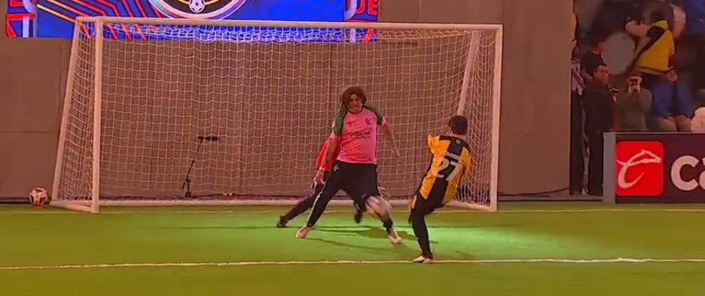 Figura. Hugo Monarrez Amaya fue elegido el Jugador Más Valioso en el triunfo del Banana FC ante el Perico Rosas.