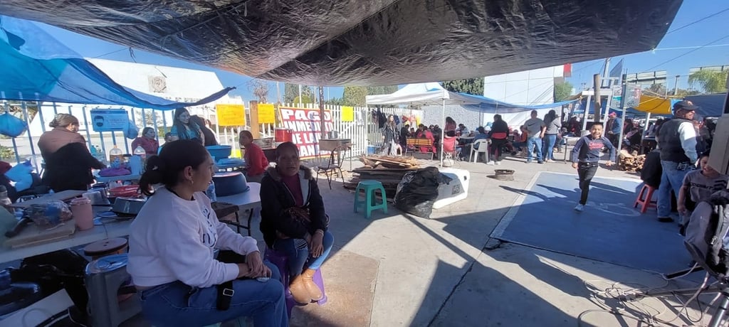 Postura. El magisterio de la zona indígena se mantiene en paro hasta que les sean pagados sus quinquenios; por lo pronto, son alrededor de 600 escuelas sin clases.