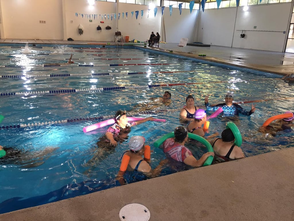 Al agua. Las albercas municipales regresan a actividades a partir del lunes.
