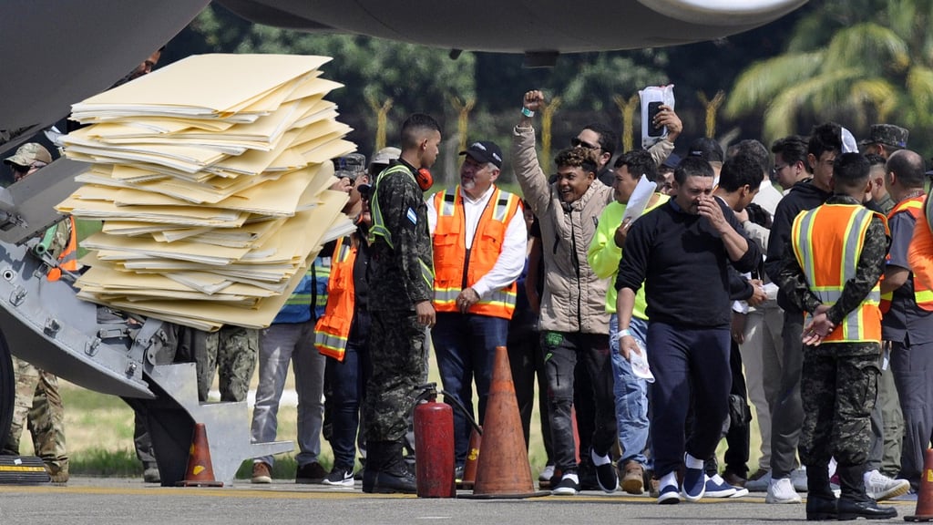 Este es el trámite que debes hacer si eres mexicano y fuiste deportado de Estados Unidos