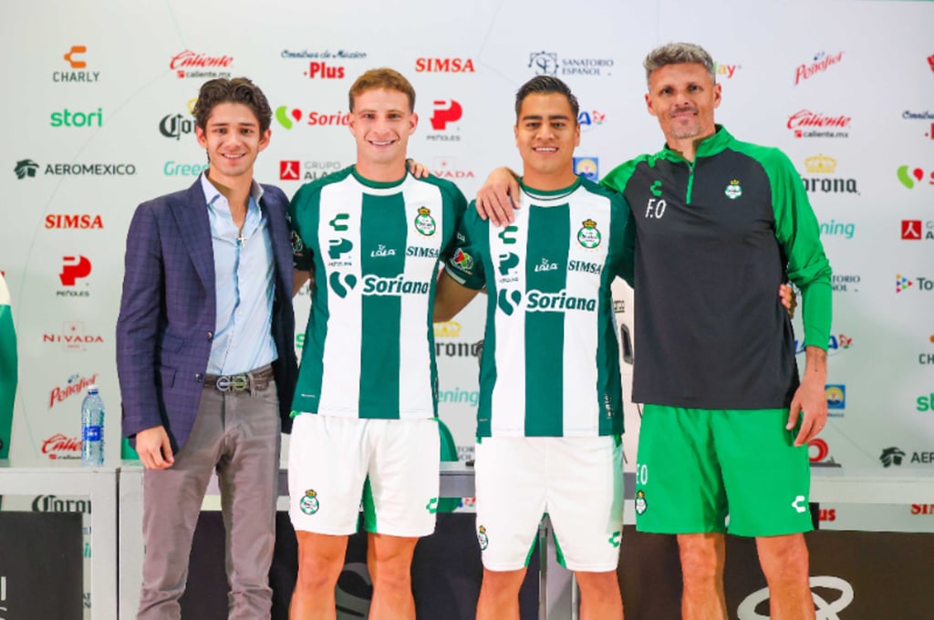 Presentación. El Santos Laguna presentó dos nuevos refuerzos, los cuales intentarán cambiar la cara del equipo.