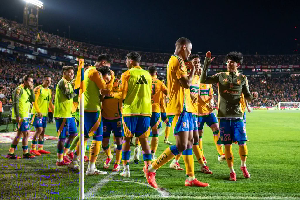 Emoción. A falta de los resultados de hoy, Tigres escaló hasta la segunda posición, pues si bien, tiene los mismos puntos que el América, las Águilas tienen una mejor diferencia de gol.