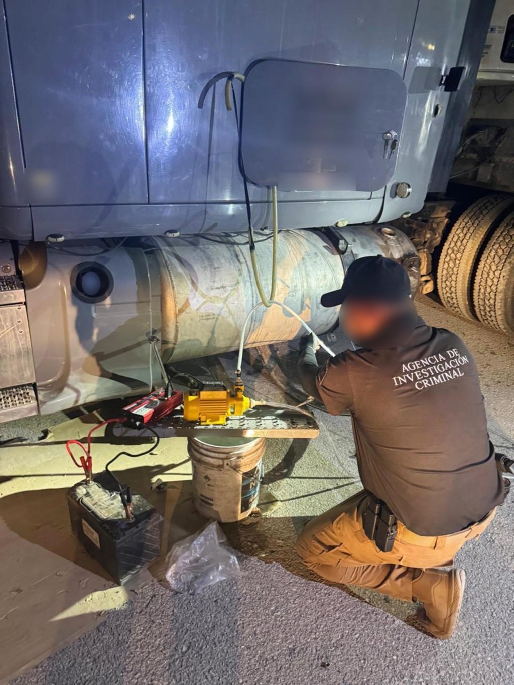 Decomisaron 750 litros de metanfetamina, trasladada en tráiler sobre la Durango-Gómez Palacio