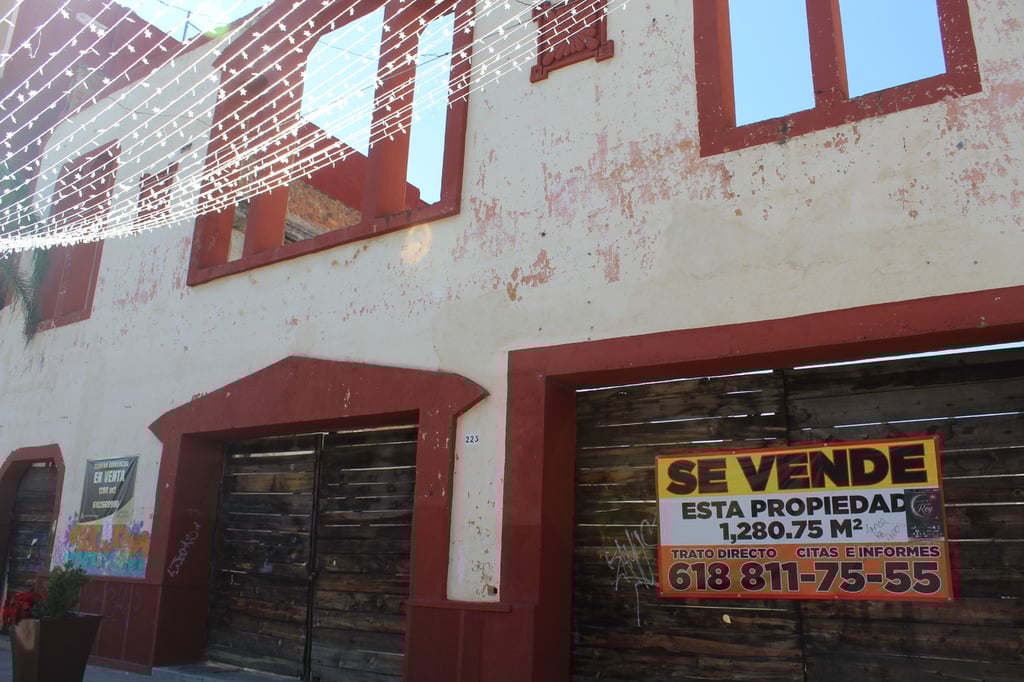 Imperio. Después de un incendio, este recinto quedó totalmente inutilizable y del mismo solo queda actualmente la fachada.