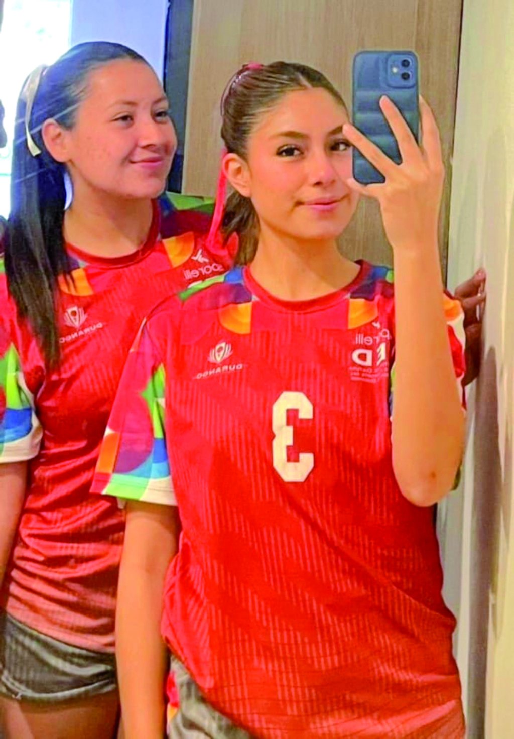 Sobresalientes.  Ester Idaly Luna Montiel y Naieli Guadalupe Burgos asistirán al CNAR a la Preselección de Handball.