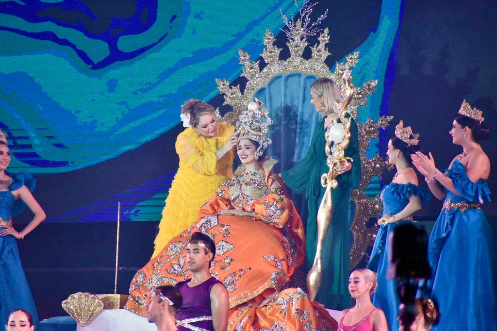 Lucero Primera fue coronada como reina del Carnaval de Mazatlán 2025. 