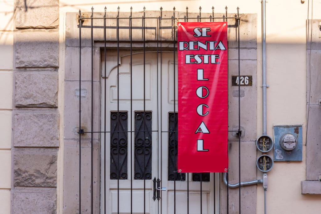 Cambio. Hay quienes están migrando a locales de plazas comerciales de nueva creación, para poder ofrecer estacionamiento a sus clientes.