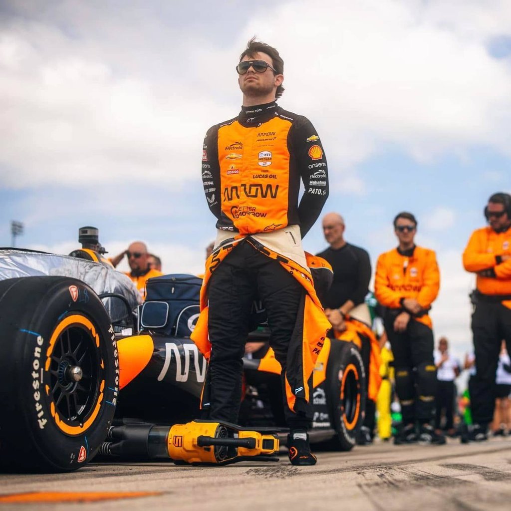 Inicio. Inició la temporada 2025 de la IndyCar con el Gran Premio de San Petersburgo donde el piloto regiomontano arrancaba en P23 y remontó 12 lugares para terminar P11.