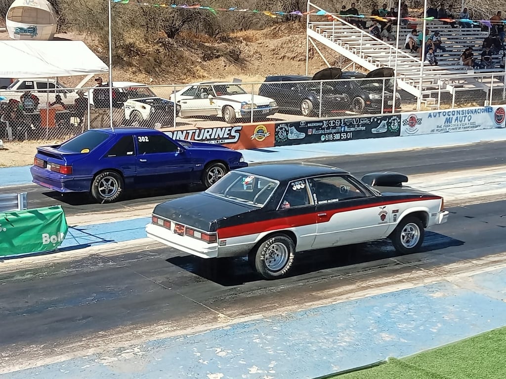 Adrenalina. La velocidad y rugir de motores se manifestaron en el Autódromo Durango.