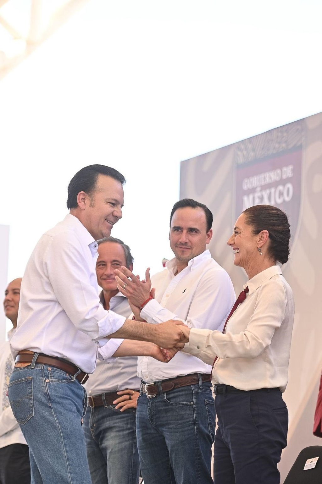 Postura.  'Presidenta, cuente con nuestro apoyo, con nuestro respaldo como mexicano, como gobernador y como duranguense, porque juntos vamos a salir adelante', afirmó el gobernador Esteban Villegas Villarreal. 