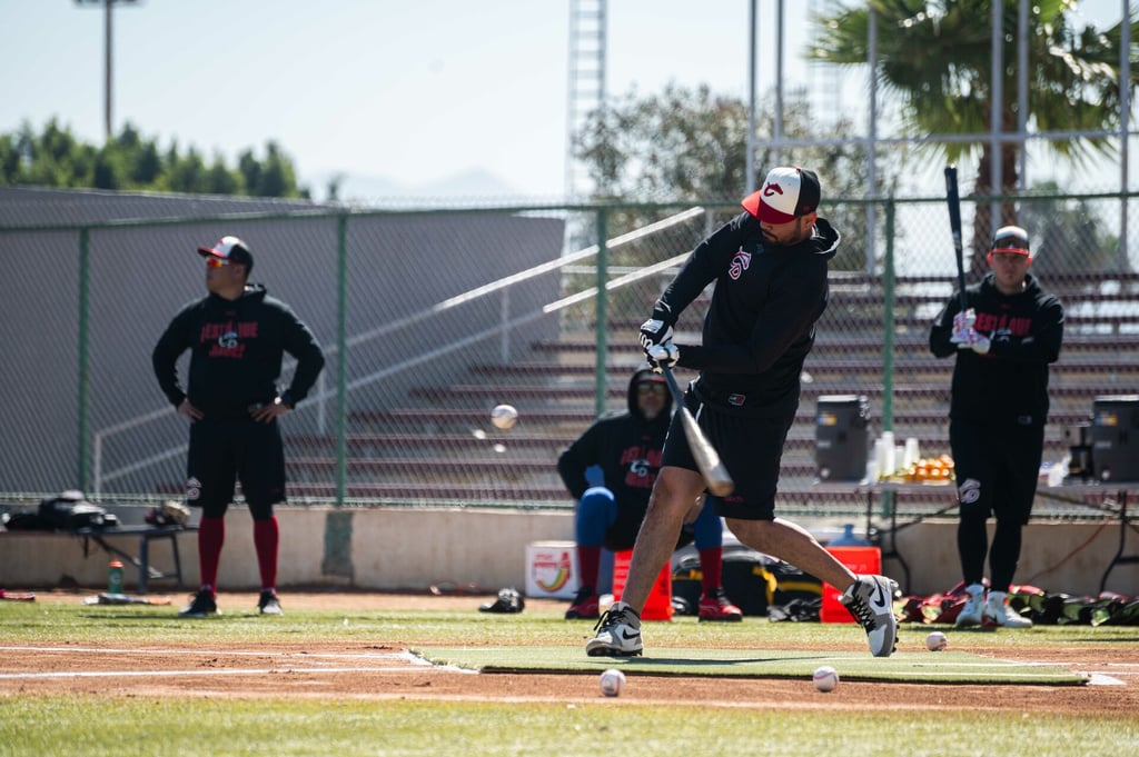 Caliente de Durango entrena con equipo completo