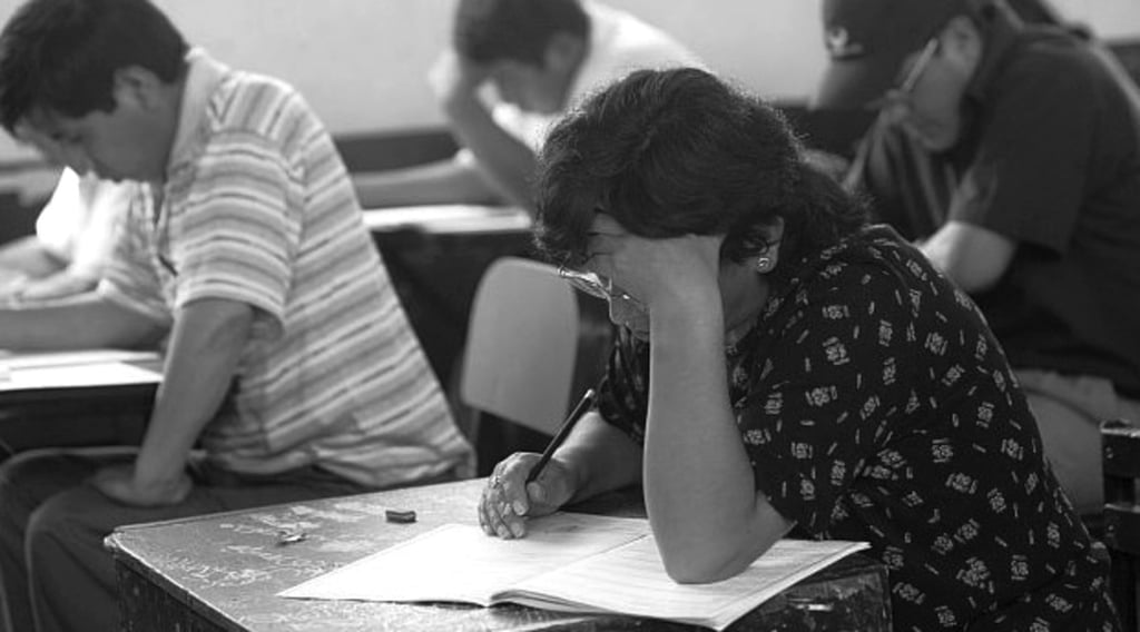 Analfabetismo. Todavía existen poco menos de 30 mil personas mayores de 15 años que no saben leer ni escribir en Durango.
