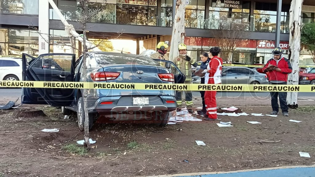 Mujer muere tras chocar contra una palmera y un poste de luz en Domingo Arrieta