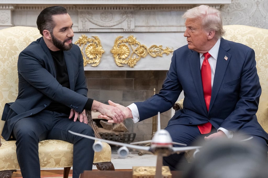 Trump insiste en que le 'encantaría' enviar a estadounidenses a cárcel de El Salvador