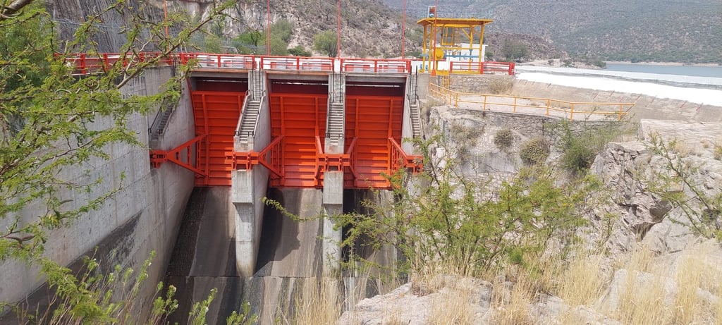 Tunal. Así se ve el río Tunal, sin agua en varias partes del mismo, solo piedras y más piedras que permiten cruzarlo caminando sin mojarse, solo se pueden ver algunas lagunas de agua estancada.