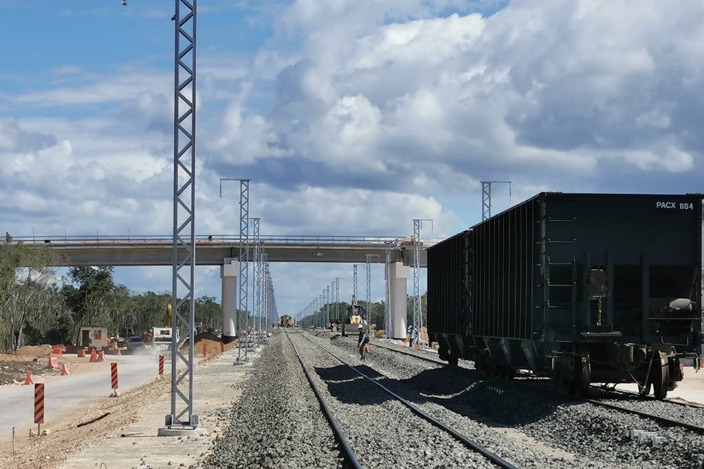Referencia. En la discusión se mencionaron diversos ejemplos de obras públicas federales que han sido cuestionadas en sus contratos y costos millonarios.