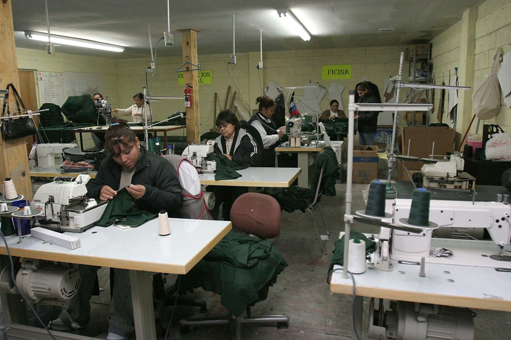 Mujeres ganan 15% menos que hombres