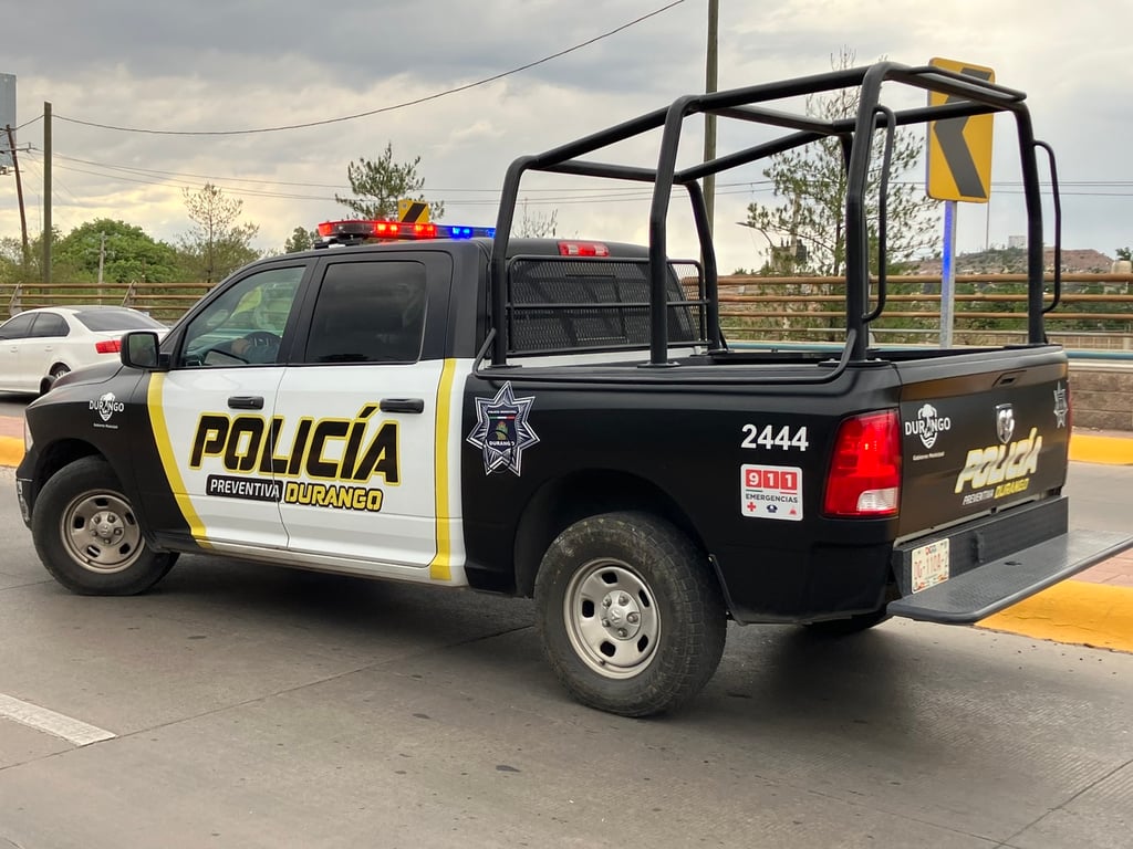 En las cámaras quedó registrado cómo su vecino ingresó a su casa se robó varios objetos y el carro.