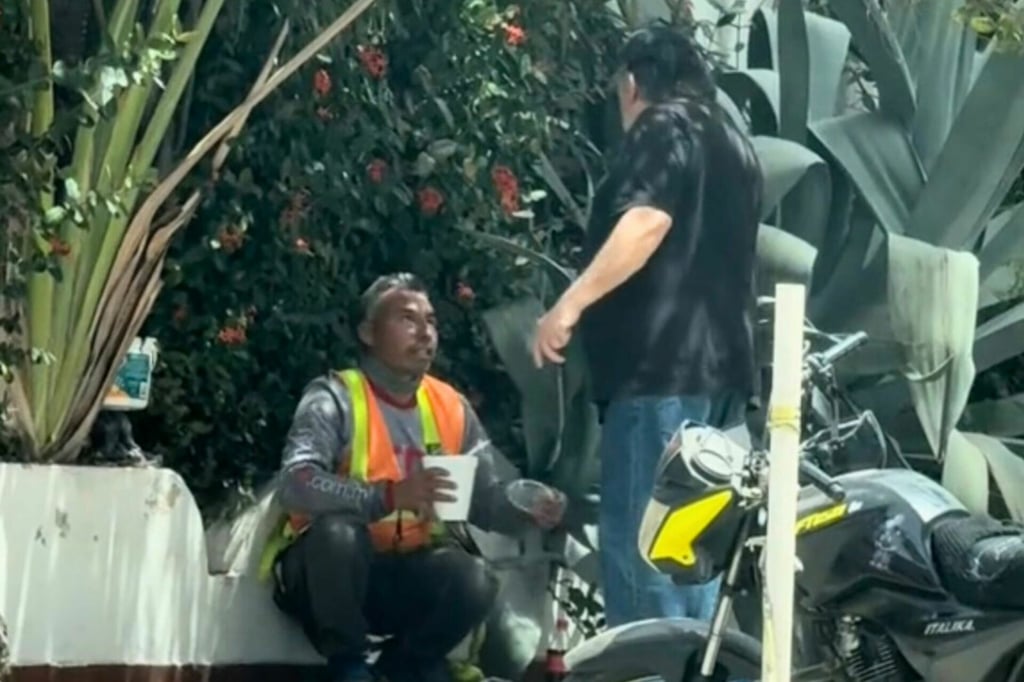 Trabajador comía en una banqueta y extranjero lo corrió, sucedió en Mazatlán | VIDEO