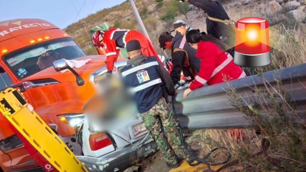 'Encontronazo' de auto y tráiler deja dos muertos en la Durango-México; un joven está grave