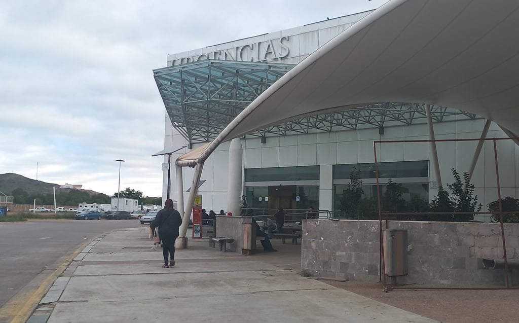 Acción. En el Hospital General 450 fue atendido un motocicista que derrapó y se fracturó tres costillas.