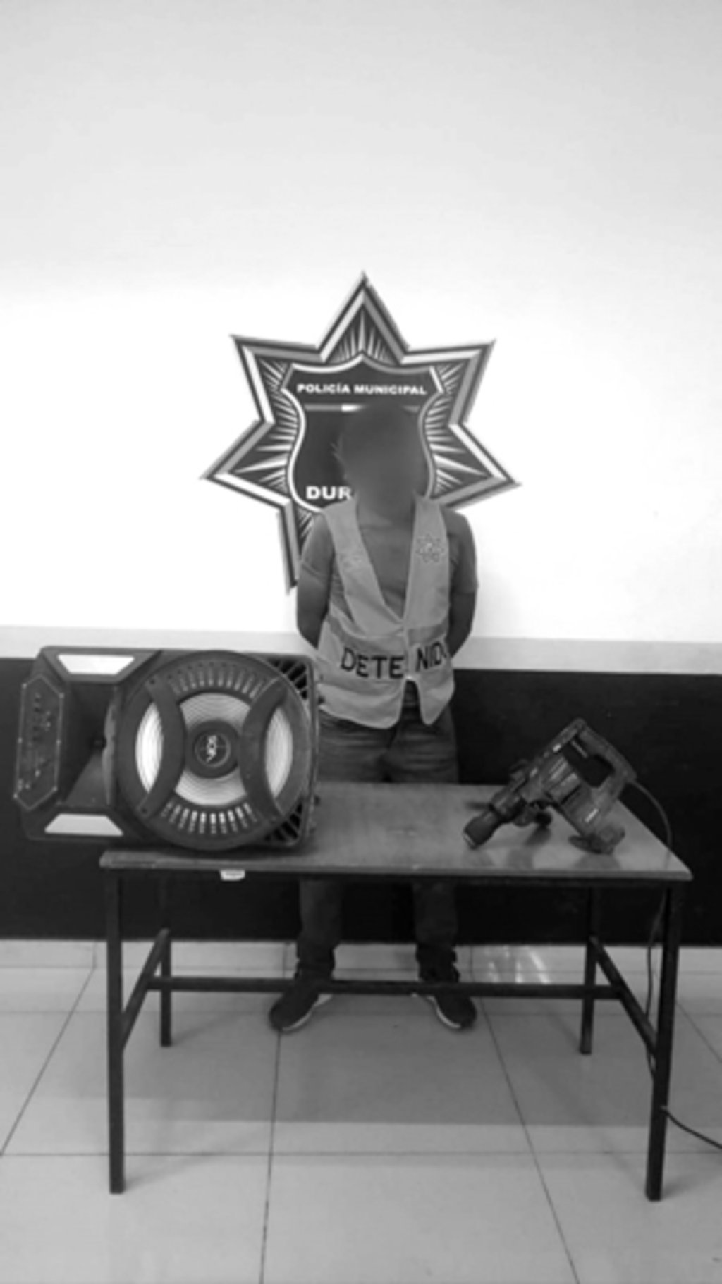 Delito. Quedó a disposición del agente del Ministerio Público en turno tras el señalamiento de robo a casa habitación.