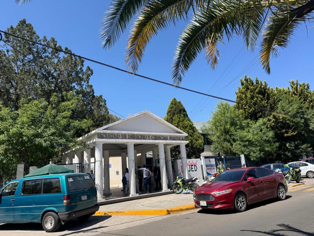 Planteamiento. Esta medida busca beneficiar a estudiantes de sectores sociales de bajos recursos para que puedan incursionar en el ámbito profesional.
