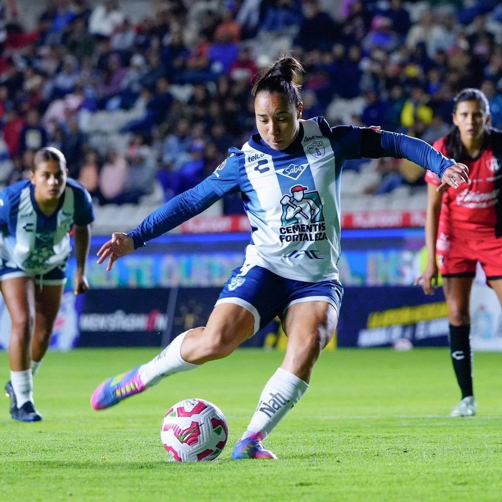 Reto. Charlyn Corral luchó desde muy joven por sus metas y ahora es un referente del futbol femenil mexicano.