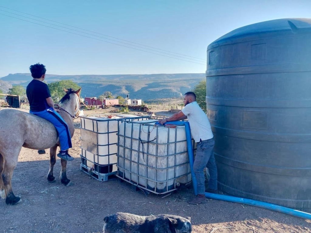 Antedecente. En 2024 se apoyaron a más de 80 localidades del municipio suministrando agua en pipas, dando prioridad al consumo humano.