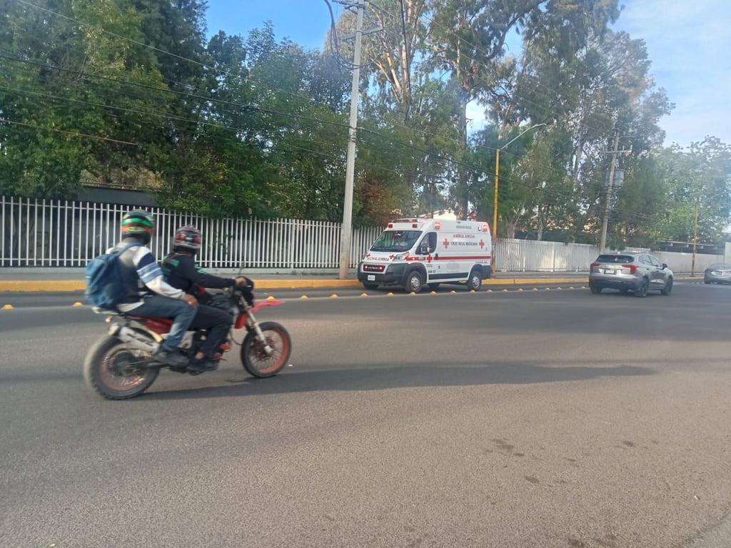 Muerte. Dentro de esta escuela secundaria falleció un adolescente que, tras sentirse mal, fue llevado al baño, donde vomitó y se desmayó.