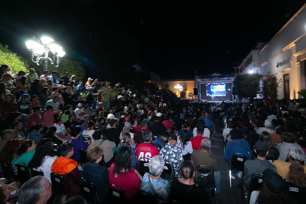 Gratuito. Todos los eventos del festival son completamente gratuitos y se llevan a cabo en el Corredor Constitución.