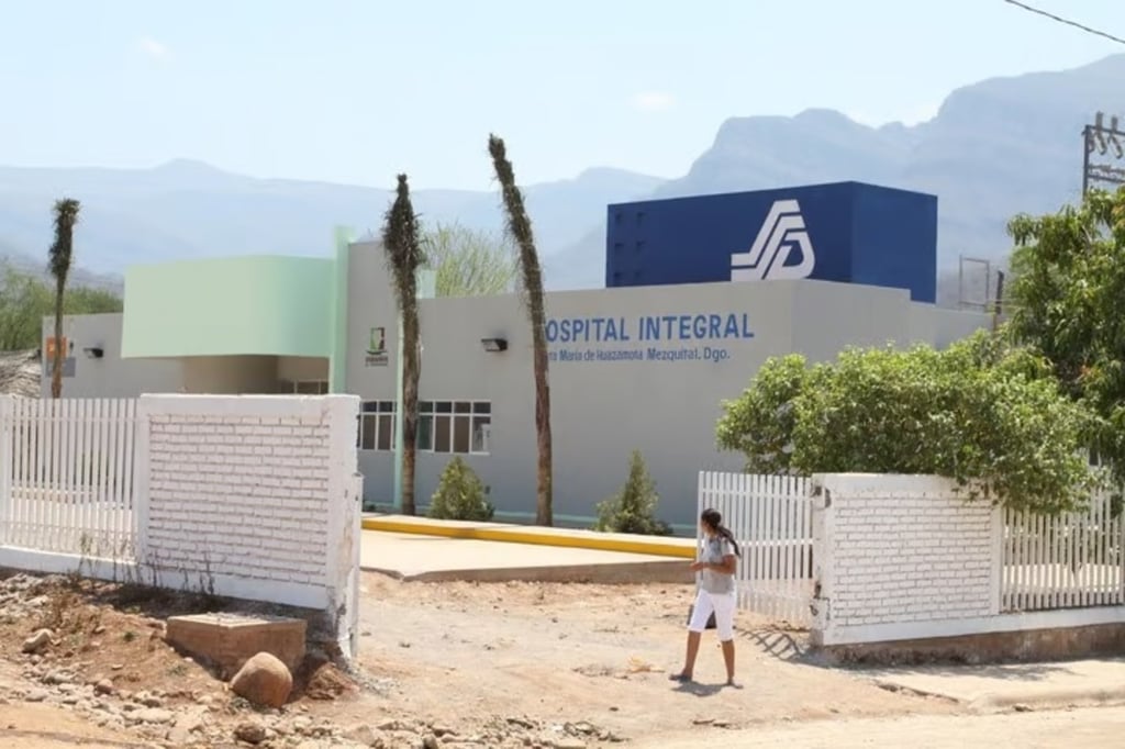 Hecho. Un hombre perdió el control de su vehículo y volcó en Mezquital; sufrió traumatismo craneoencefálico moderado.