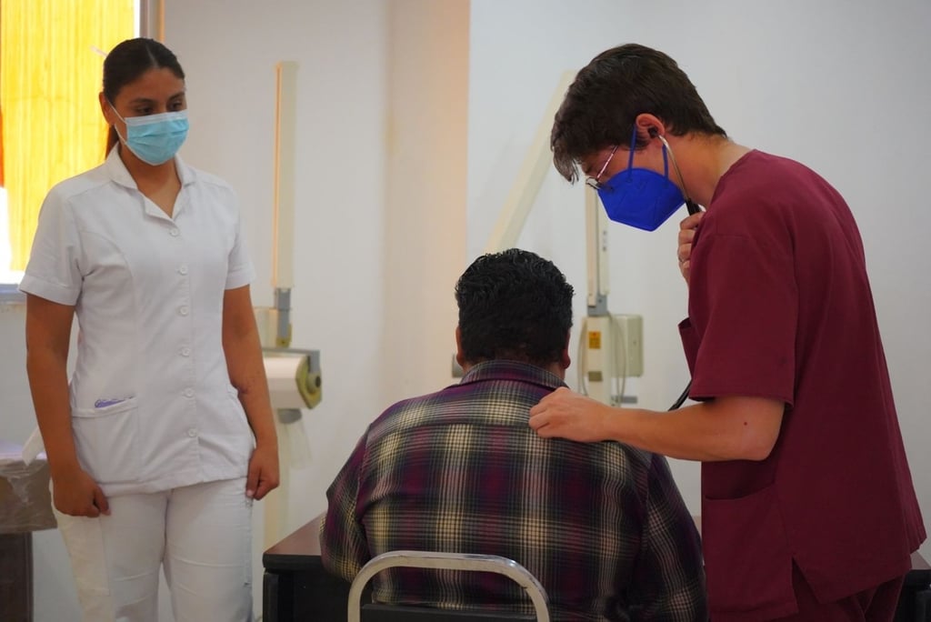 José Antonio Adame Guerra, titular de la Dirección de Salud Municipal, explicó que dicho consultorio opera con personal médico y de enfermería de forma permanente.