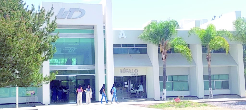 Retorno. Alumnos regresaron a clases, pero no fueron a laborar las maestras ni mujeres del área administrativa.