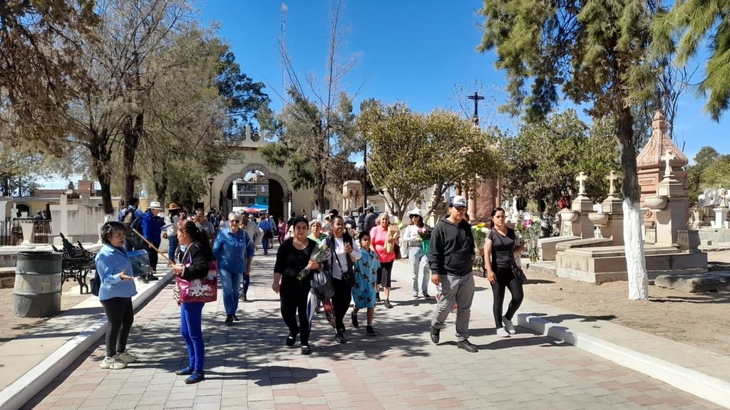Panteón de Oriente registra hasta 60 mil visitantes por el Día de la Madre