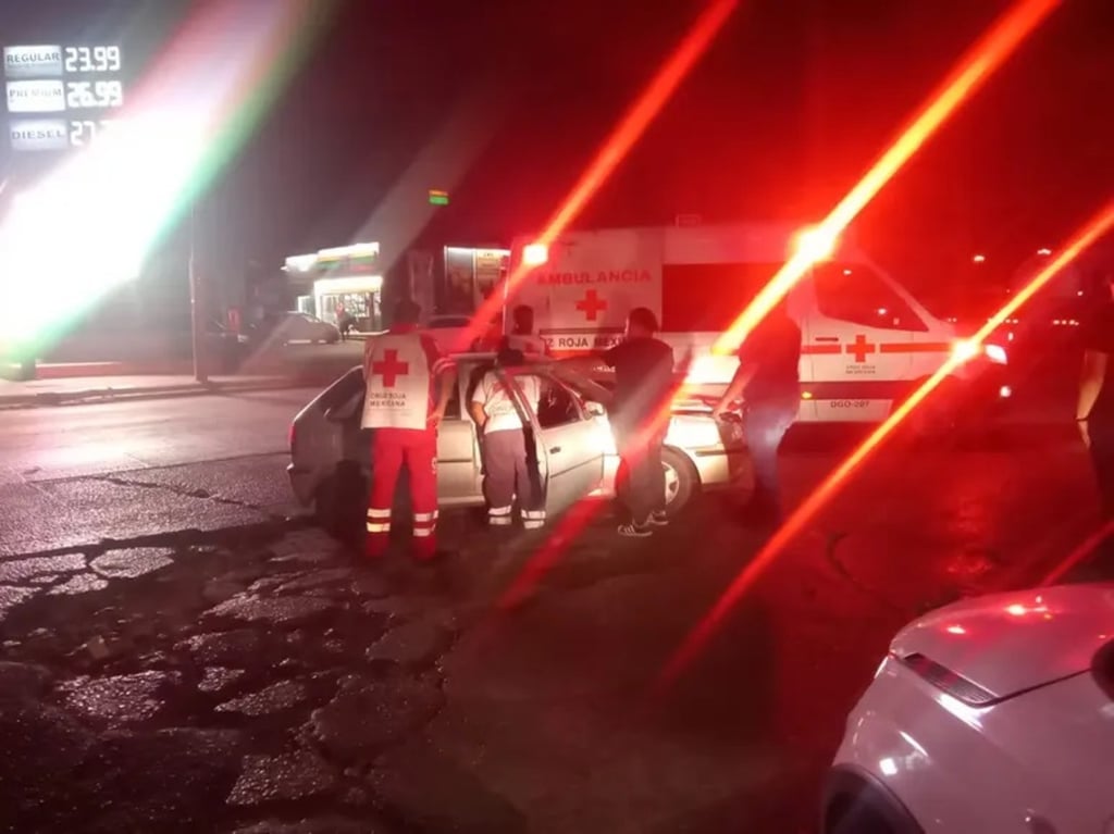 Chocaron un tractocamión y un automóvil en el Parque Industrial Carlos Herrera.