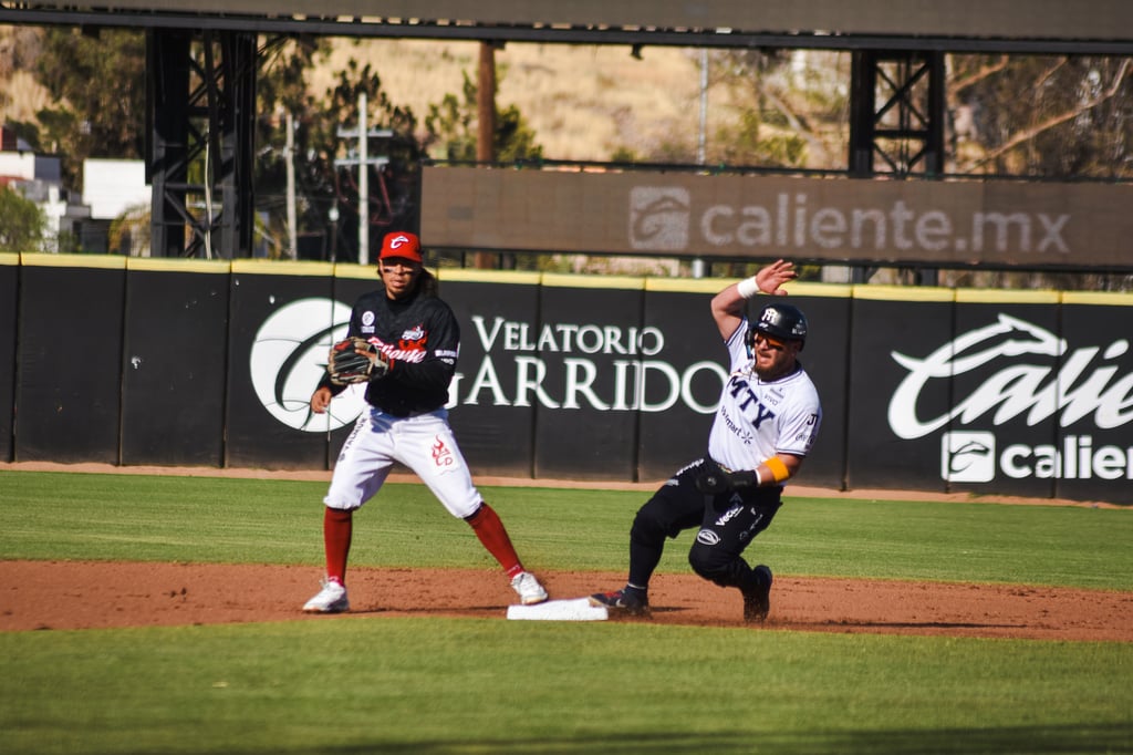 Caliente de Durango cae en juego de volteretas ante Sultanes