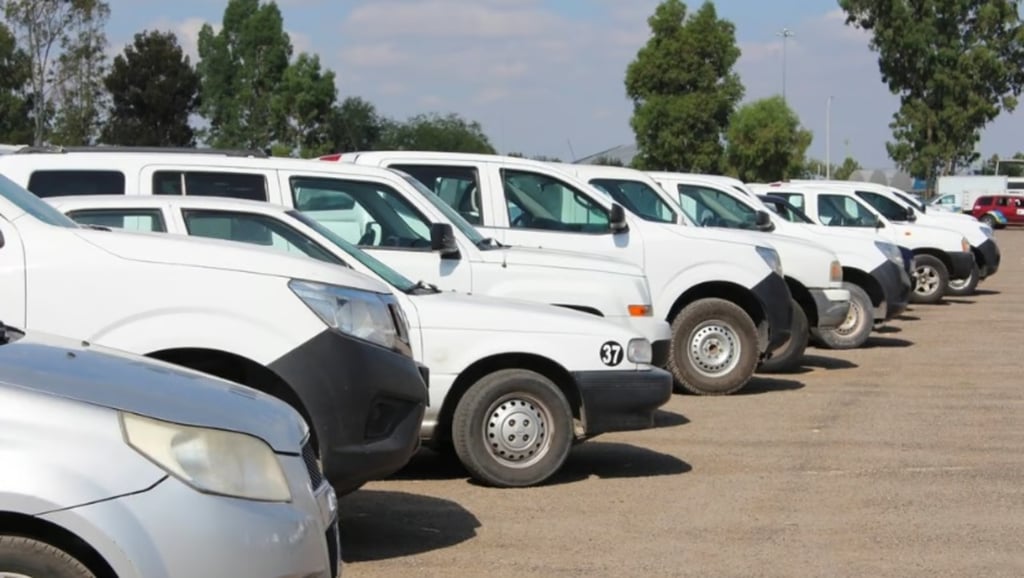 Prohibido. No se pueden utilizar o desviar recursos públicos económicos, materiales o humanos, para beneficiar a algún partido político. 